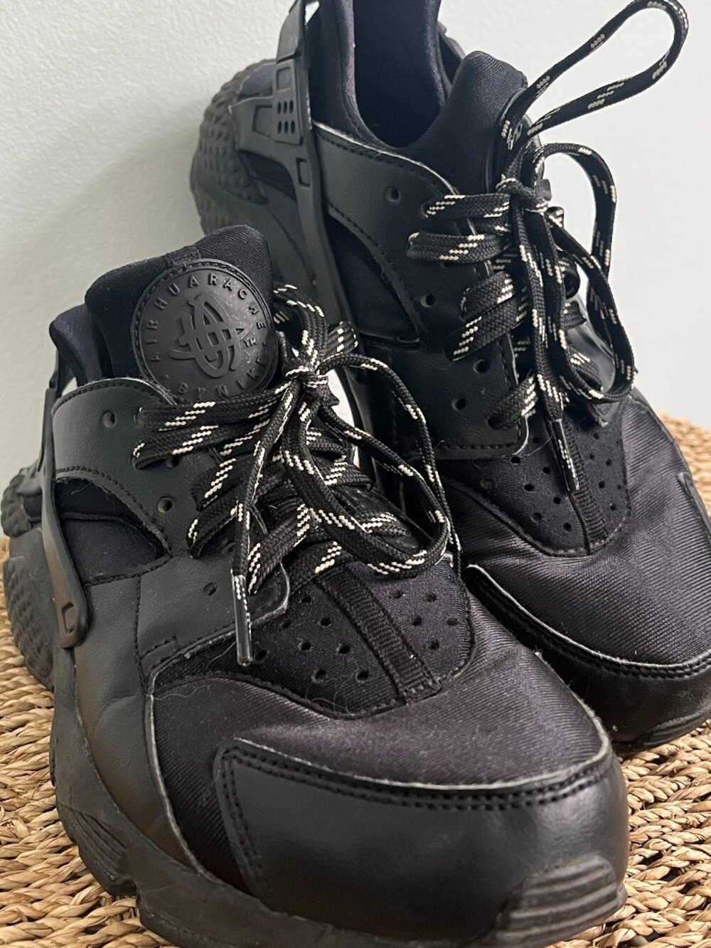 Nike Air Huarache Black Sneakers Size 7.5